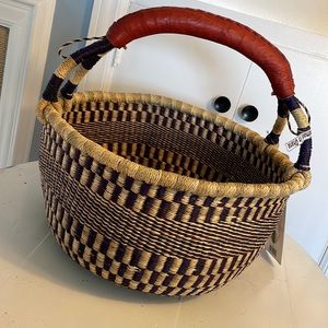 New African Market Basket Large round with leather handle navy blue/purple